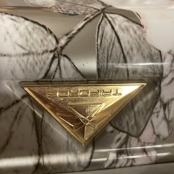 Triforce Elite Avignon Collection Hard Side Vanity Travel Case - Picture 12 of 12